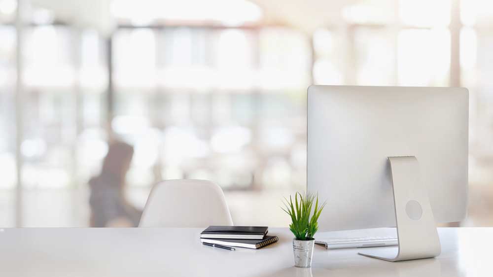 Bureau met een computer erop